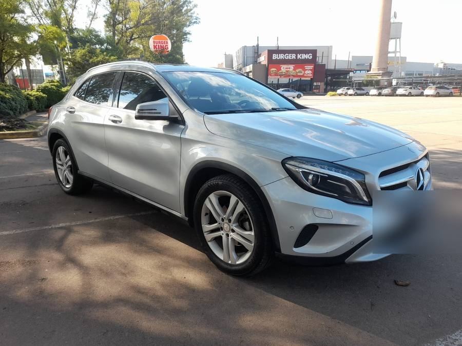 Mercedes-Benz GLA 200